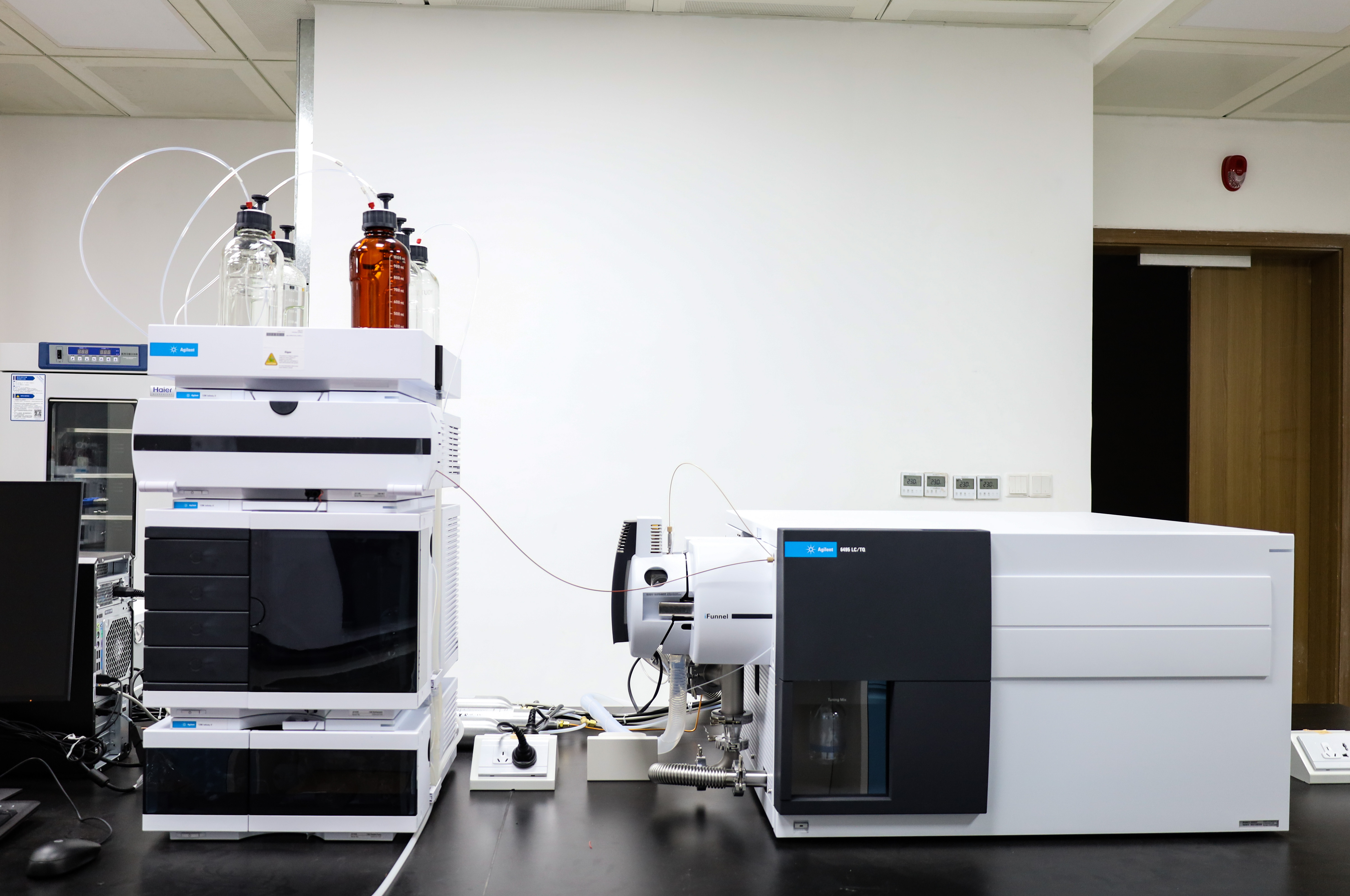 超高效液相色谱-三重四极杆质谱联用仪(UPLC-QQQ)